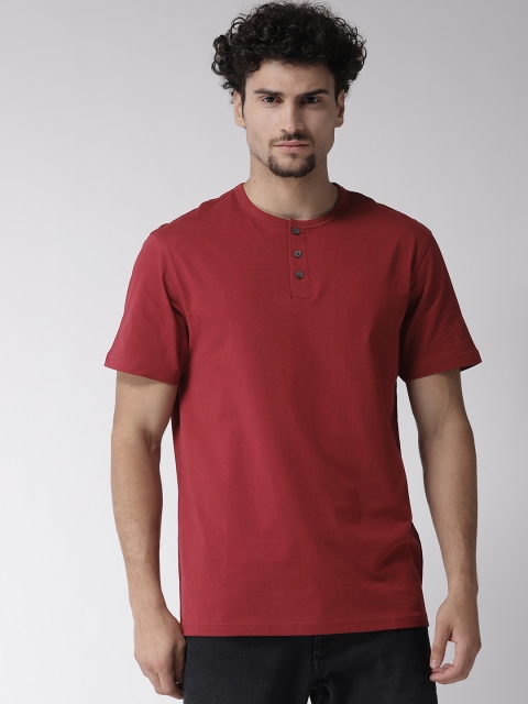 

Marks & Spencer Men Maroon Solid Henley Neck T-shirt
