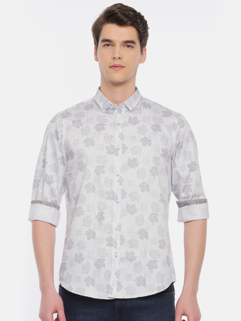 

Blackberrys Men White & Navy Blue Slim Fit Printed Casual Shirt