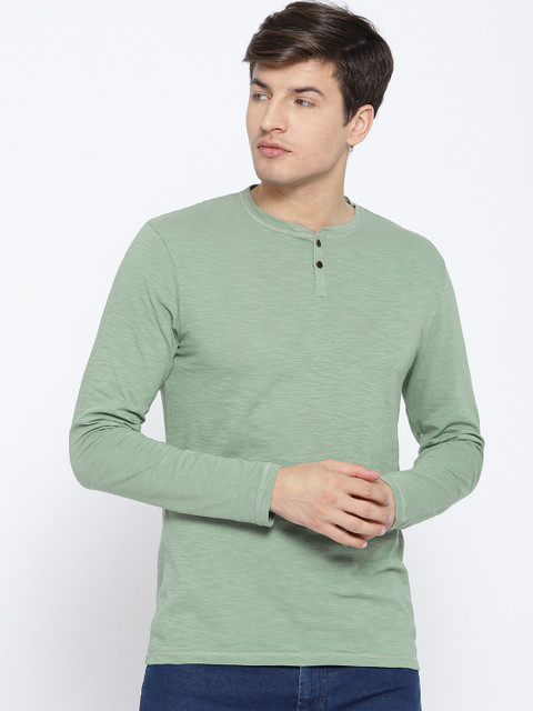 

Blackberrys Men Green Solid Henley Neck T-shirt