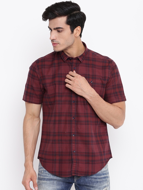 

Blackberrys Men Rust Brown & Black Slim Fit Checked Casual Shirt