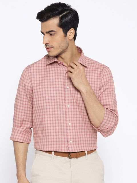 

Blackberrys Men Beige & Magenta Regular Fit Checked Formal Shirt