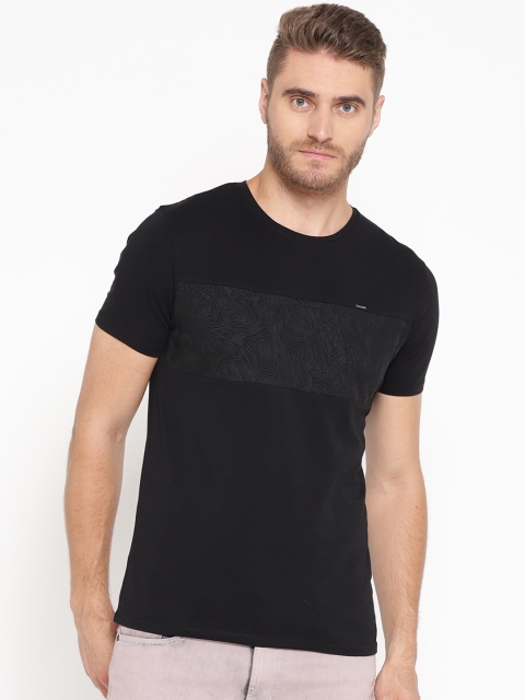 

Blackberrys Men Black Printed Detail Round Neck T-shirt