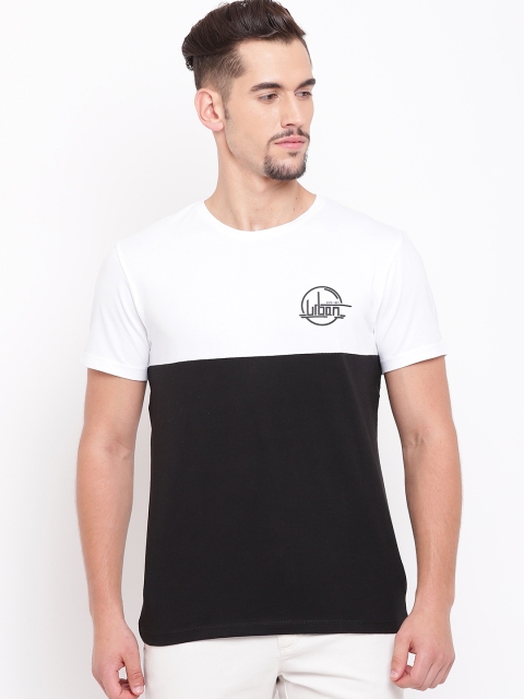 

Blackberrys Men Black & White Colourblocked Round Neck T-shirt