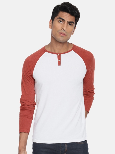 

Blackberrys Men White Solid T-shirt