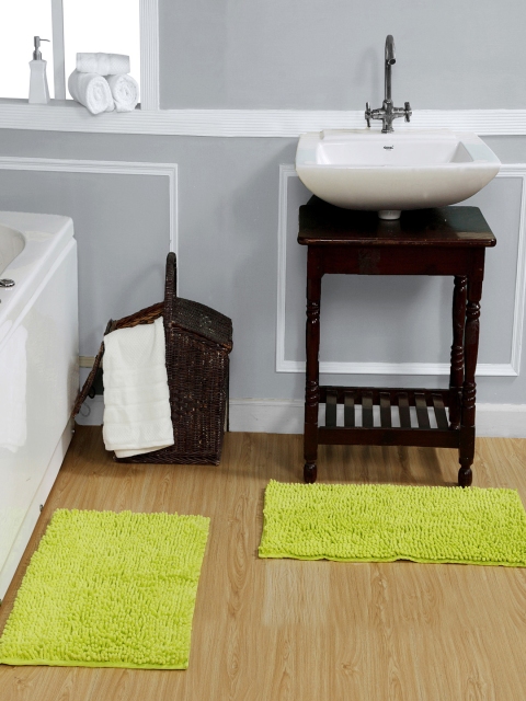 

Avira Home Set of 2 Green Solid Microfibre Bath Rugs