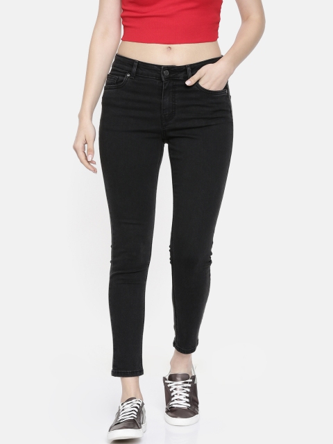 

Vero Moda Women Black Skinny Fit Mid-Rise Clean Look Stretchable Cropped Jeans