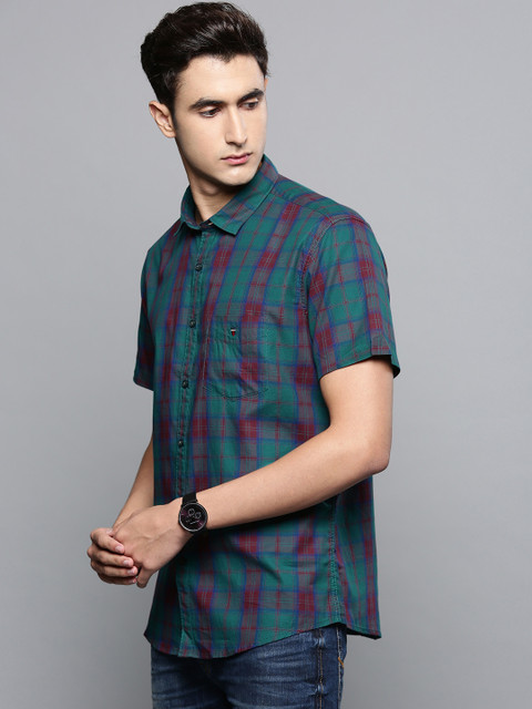 

Louis Philippe Sport Men Green & Maroon Slim Fit Checked Casual Shirt