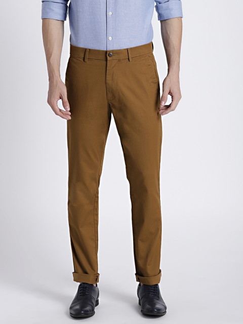 

GAP Men Brown Modern Khakis in Slim Fit with GapFlex