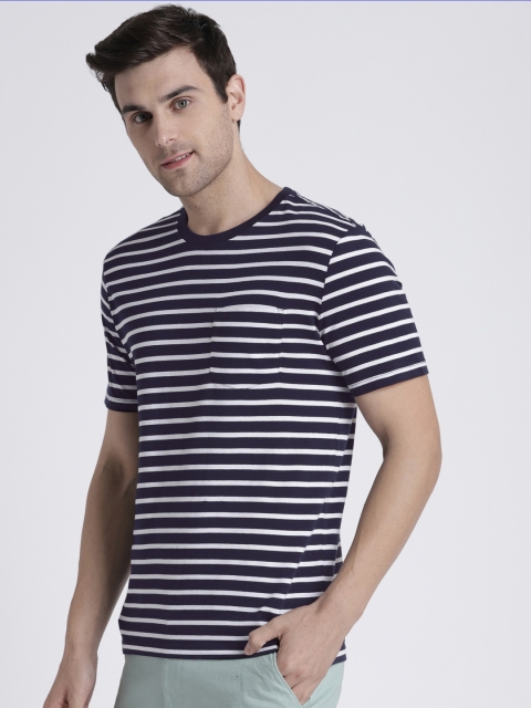 

GAP Men's Navy & White Striped Pocket T-Shirt, Navy blue