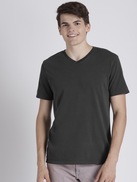 

GAP Mens Vintage Wash Classic V Pure Cotton T-shirt, Charcoal