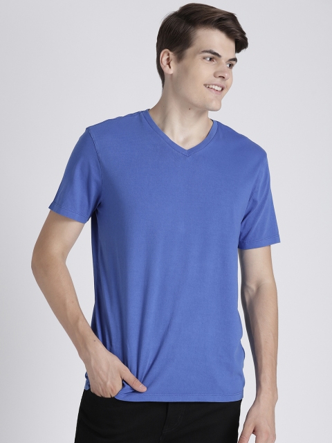 

GAP Men's Vintage Wash Classic V T-Shirt, Blue