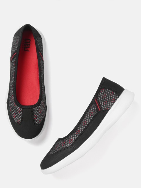 

Crew STREET Women Black & Grey Walking Shoes