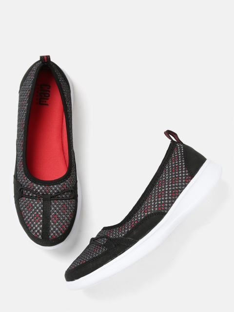 

Crew STREET Women Black & Grey Walking Shoes