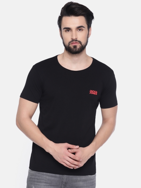 

Jack & Jones Men Black Solid Round Neck T-shirt