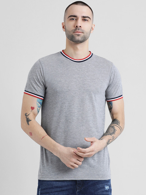 

Tinted Men Grey Solid Round Neck T-shirt