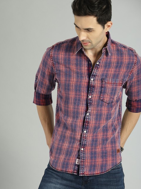 

Roadster Men Navy Blue & Rust Red Regular Fit Checked Casual Shirt