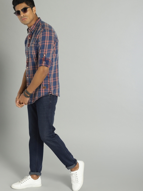 

Roadster Men Navy & Peach-Coloured Regular Fit Checked Casual Shirt, Navy blue