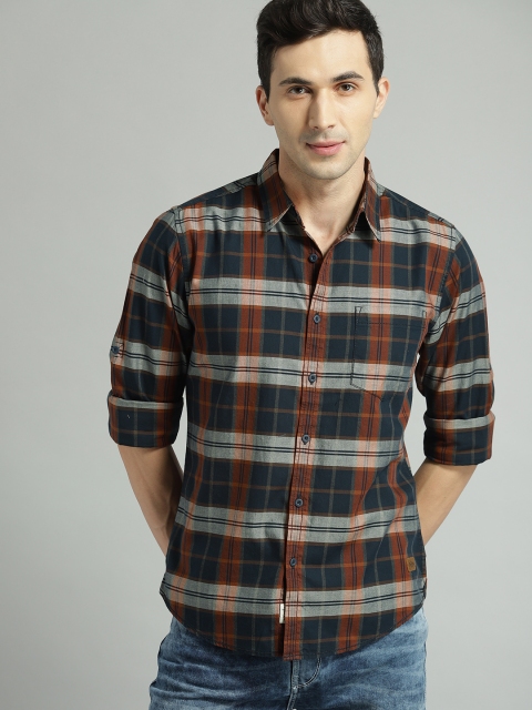 

Roadster Men Navy Blue & Rust Regular Fit Checked Casual Shirt