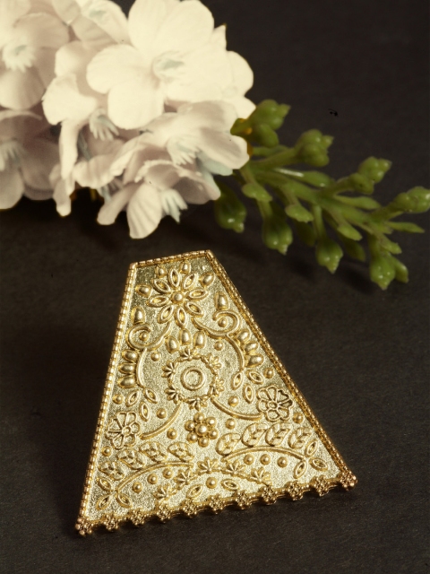 

SASSAFRAS Women Gold-Plated Rhombus-Shaped Cocktail Handcrafted Ring
