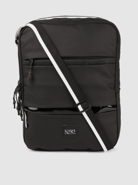 

Wildcraft Unisex Black Solid Messenger Bag