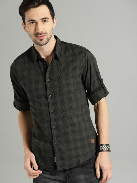 

Roadster Men Olive Green & Black Regular Fit Checked Casual Shirt