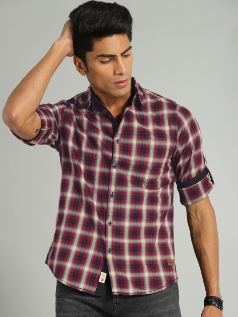 

Roadster Men Maroon & Beige Regular Fit Checked Casual Shirt