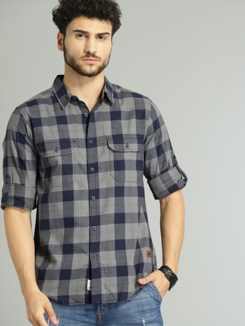 

Roadster Men Navy Blue & Grey Regular Fit Checked Casual Shirt