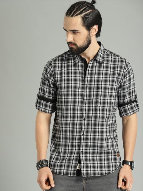 

Roadster Men Black & Grey Regular Fit Checked Casual Shirt