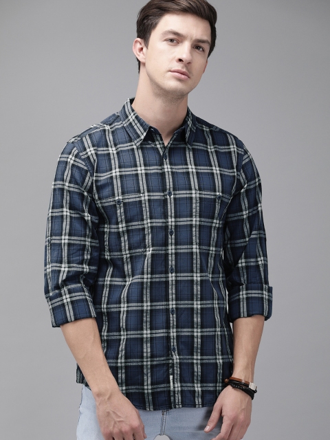 

Roadster Men Navy Blue & Grey Checked Casual Shirt