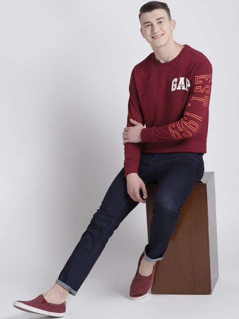 

GAP Men's Full Sleeve Crewneck Logo T-Shirt, Maroon