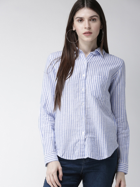 

FOREVER 21 Women Blue & White Regular Fit Striped Casual Shirt