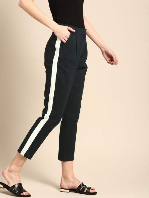 

ether Women Navy Blue & White Solid Tapered Chinos