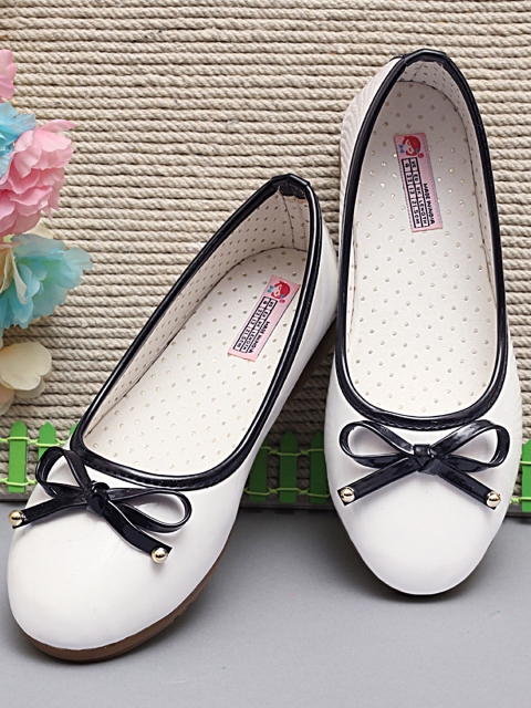 

DChica Girls White Solid Ballerinas