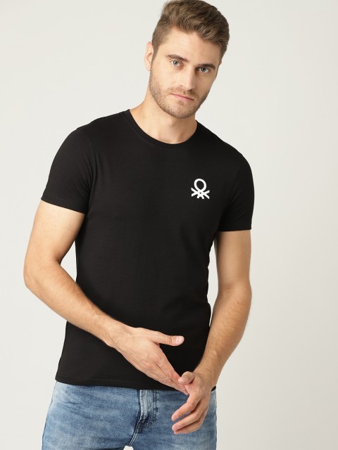 

United Colors of Benetton Men Black Solid Round Neck T-shirt