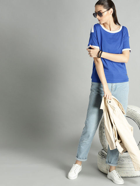 

Roadster Women Blue Solid Round Neck T-shirt