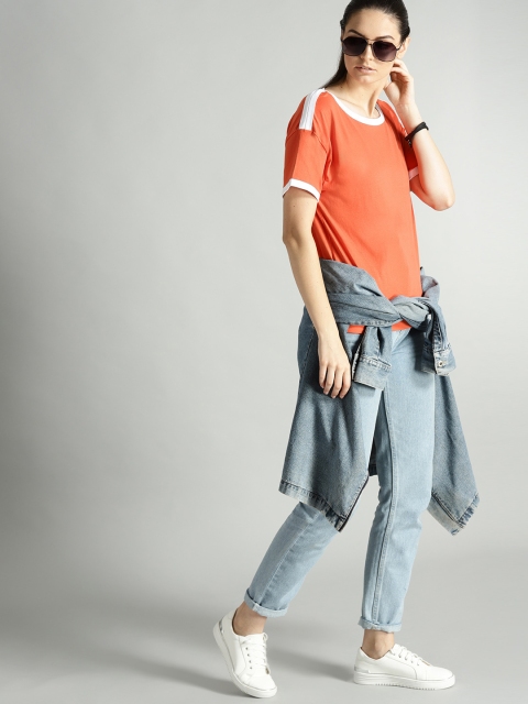 

The Roadster Lifestyle Co Women Orange Solid Round Neck T-shirt