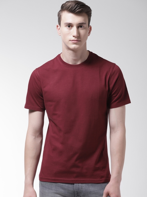 

Marks & Spencer Men Maroon Solid Round Neck T-shirt