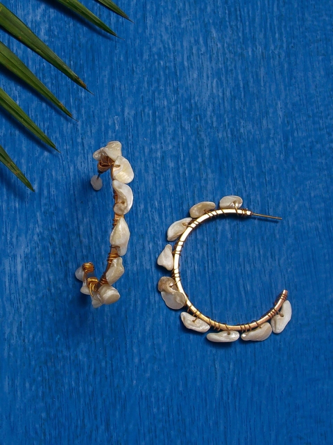 

Pipa Bella Off-White & Gold-Toned Circular Drop Earrings