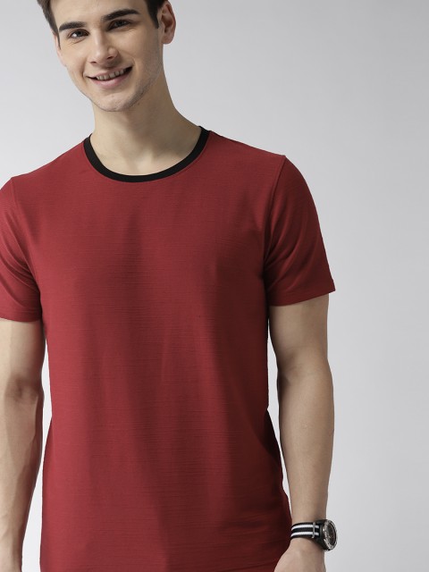 

Mast & Harbour Men Maroon Self- Design Round Neck T-shirt