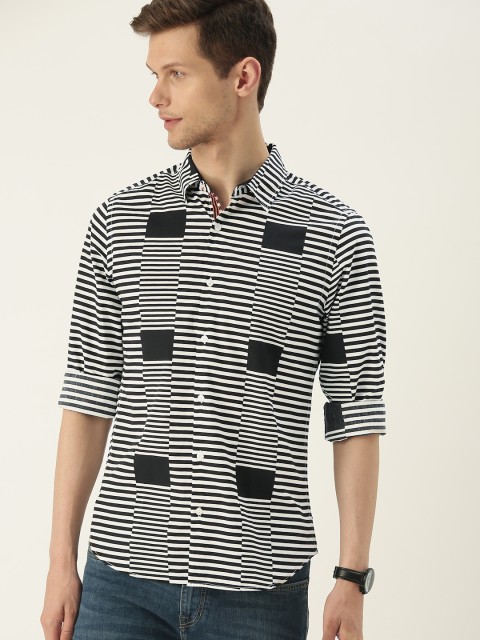 

United Colors of Benetton Men White & Black Regular Fit Striped Casual Shirt