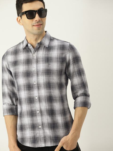 

United Colors of Benetton Men Navy Blue & White Regular Fit Checked Casual Shirt