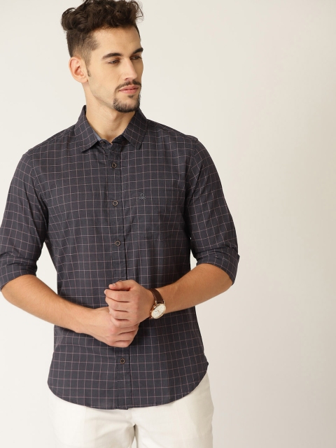 

United Colors of Benetton Men Charcoal Grey Slim Fit Checked Casual Shirt