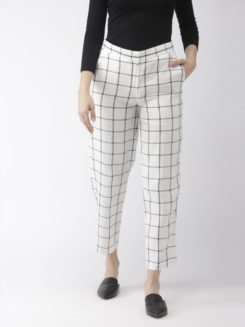 

Marks & Spencer Women White & Black Regular Fit Checked Cropped Peg Trousers
