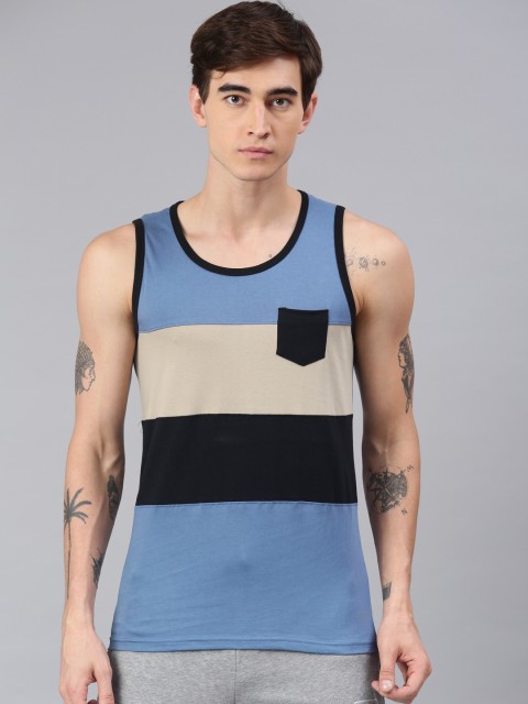 

Maniac Men Blue & Beige Colourblocked Round Neck T-shirt