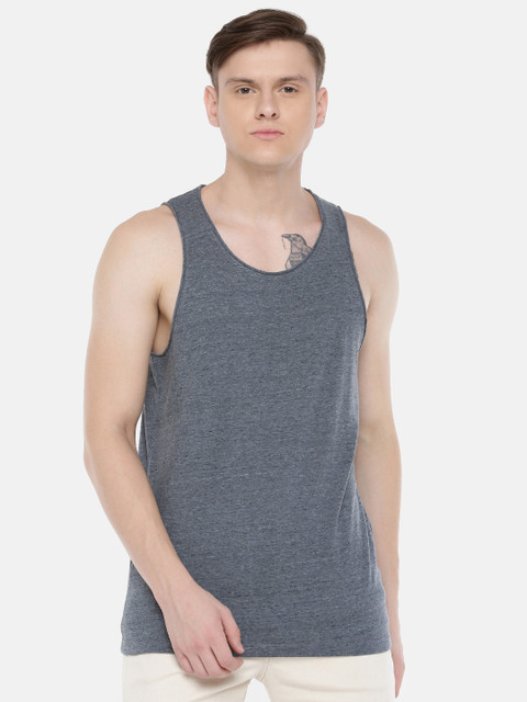 

SELECTED Men Navy Blue Solid Round Neck T-shirt