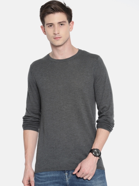 

SELECTED Men Charcoal Grey with a tinge of Green Solid Round Neck T-shirt