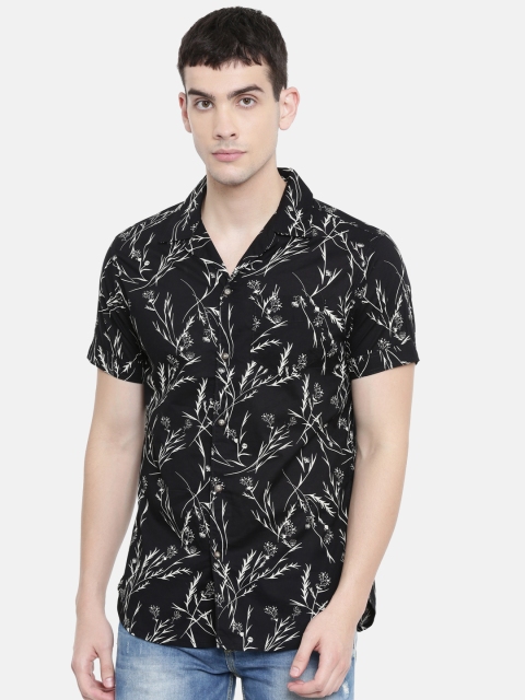 

SELECTED Men Black & Off-White Regular Fit Printed Casual Shirt