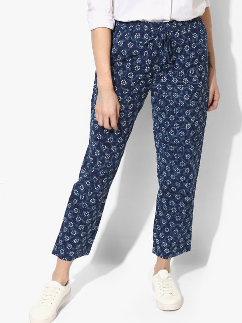 

Sangria Women Navy Blue Regular Fit Printed Regular Trousers