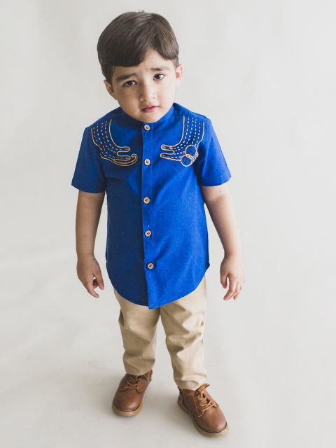 

Tiber Taber Boys Blue Regular Fit Self Design Casual Shirt