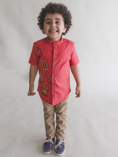

Tiber Taber Boys Red Regular Fit Printed Casual Shirt